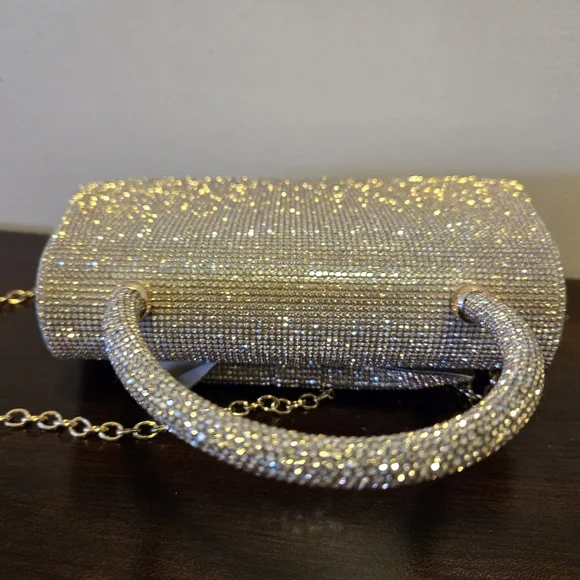 Windsor Gold Rhinestone Bow Clutch✨️ - Picture 4 of 11